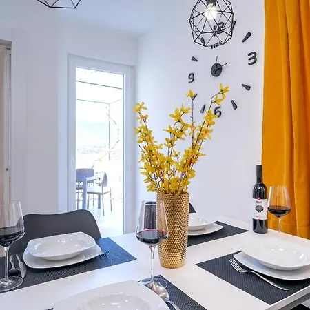 New And Modern Franicevic Apartment Jelsa (Hvar)