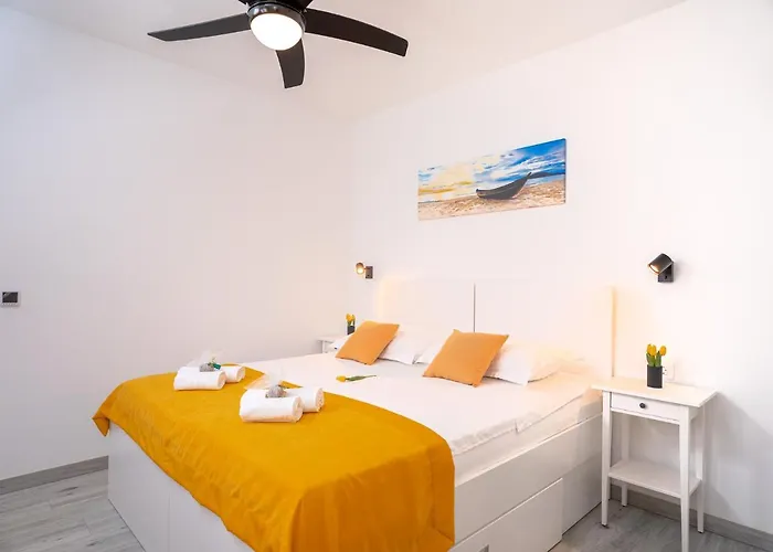 New And Modern Franicevic דירה